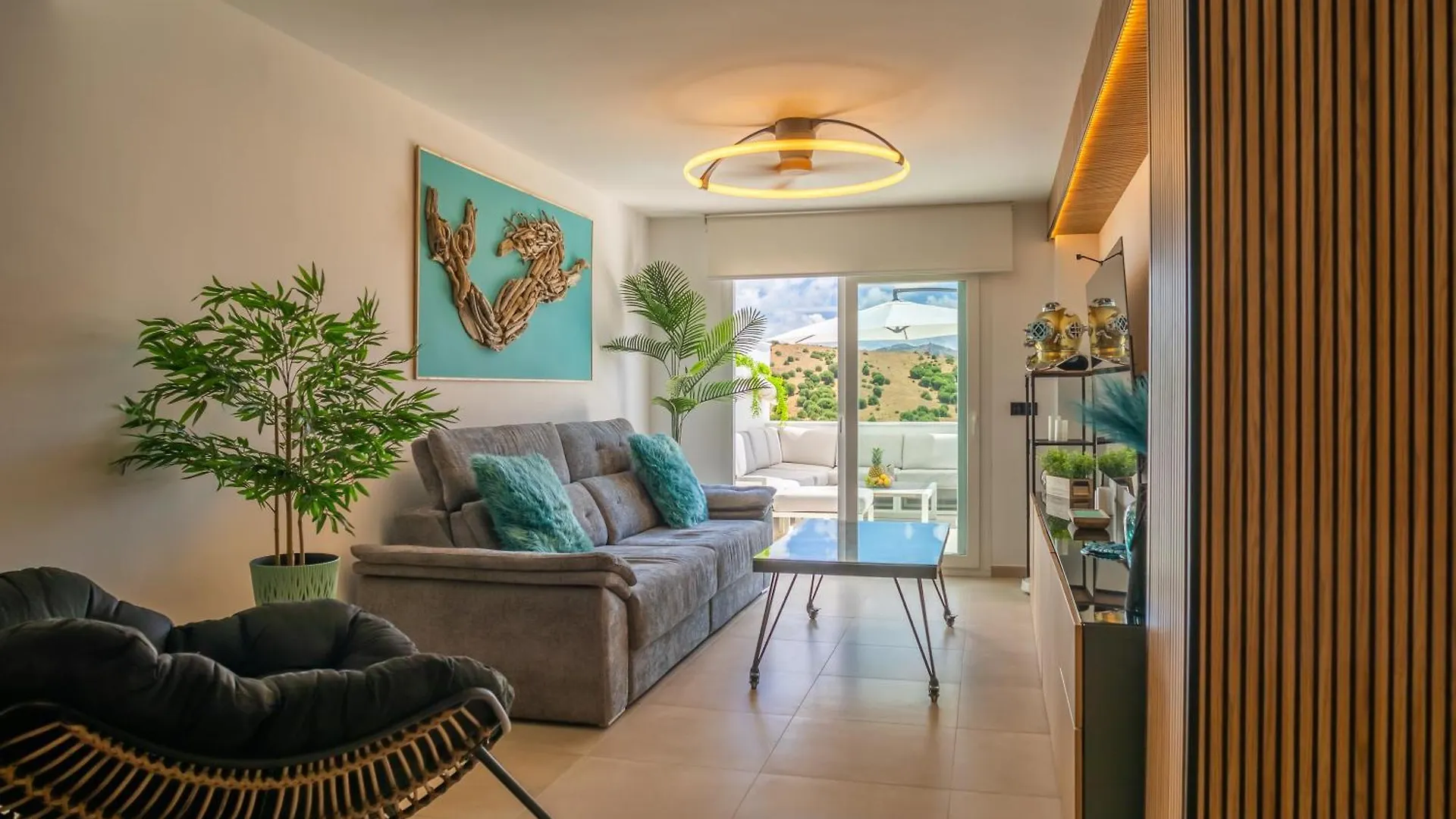 Terrace, Sea View, Pool, Parking Space & Fibre Tarifa Apartment