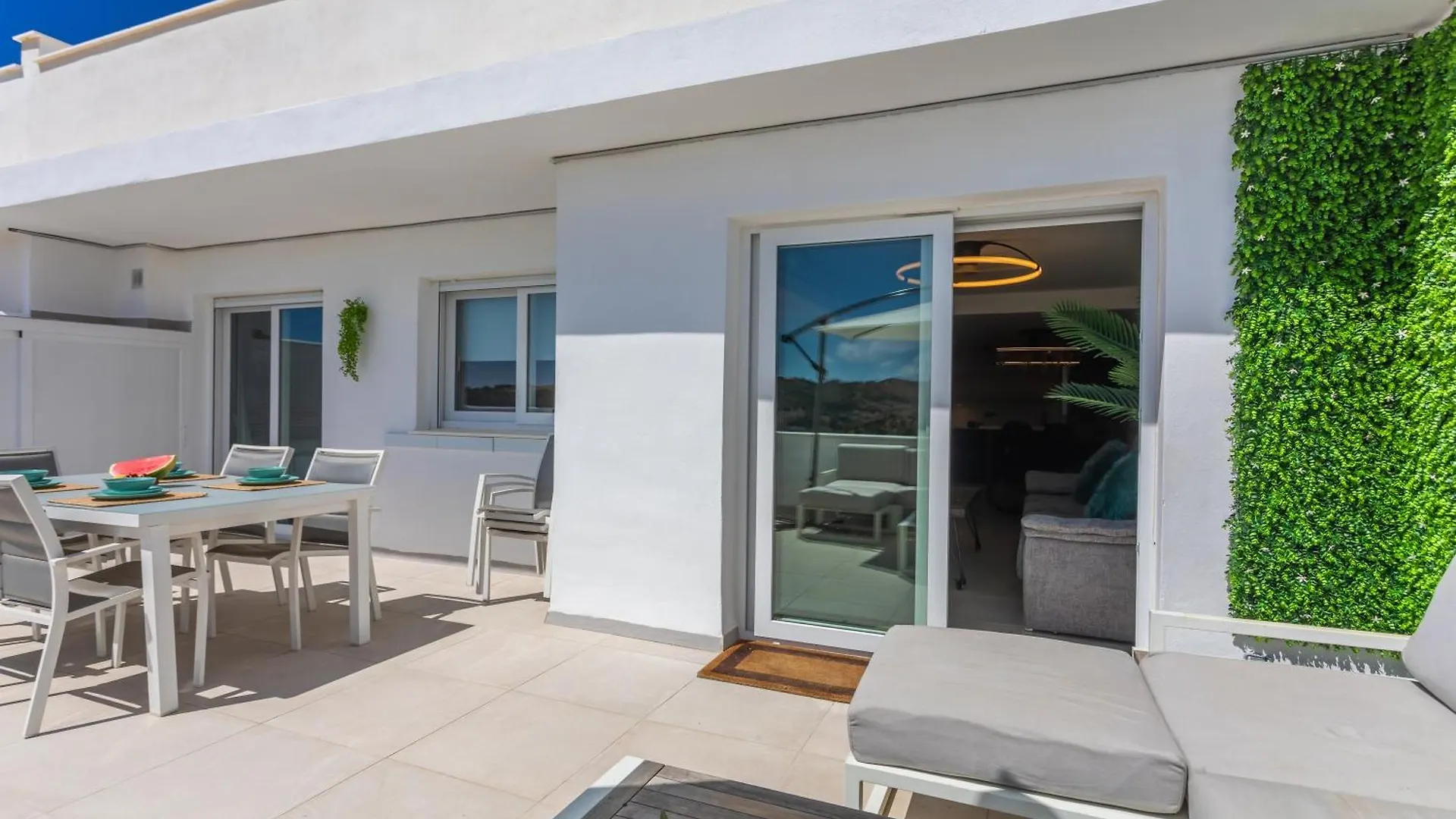 Terrace, Sea View, Pool, Parking Space & Fibre Tarifa