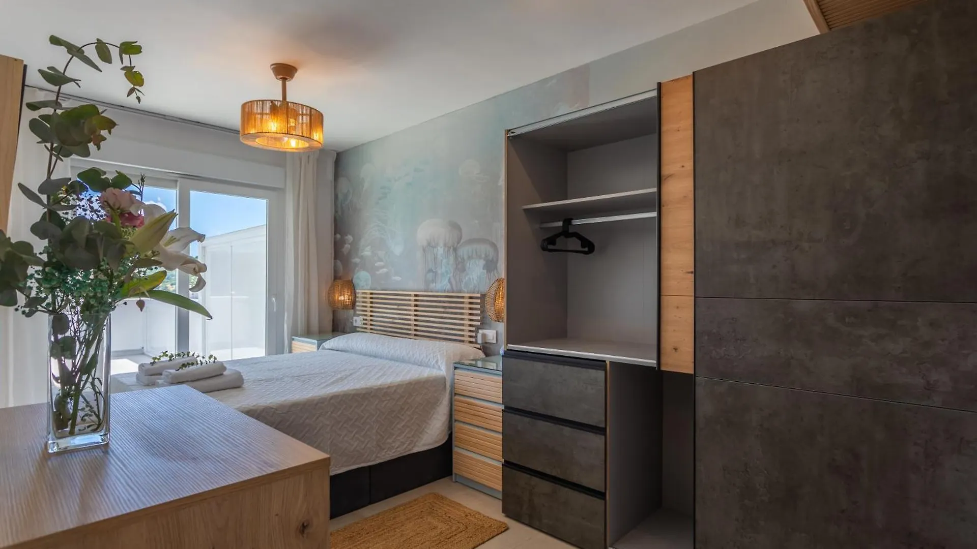 Terrace, Sea View, Pool, Parking Space & Fibre Tarifa Apartment
