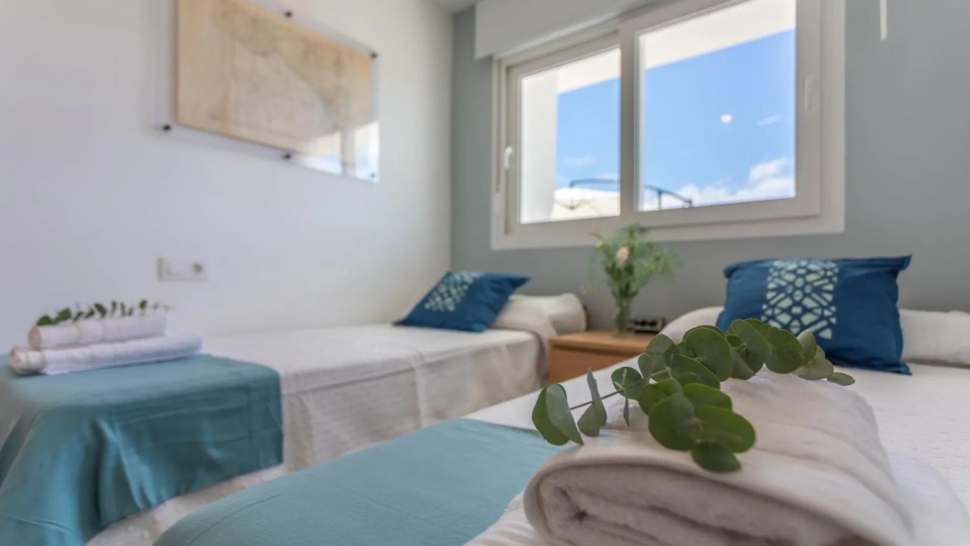 Terrace, Sea View, Pool, Parking Space & Fibre Tarifa