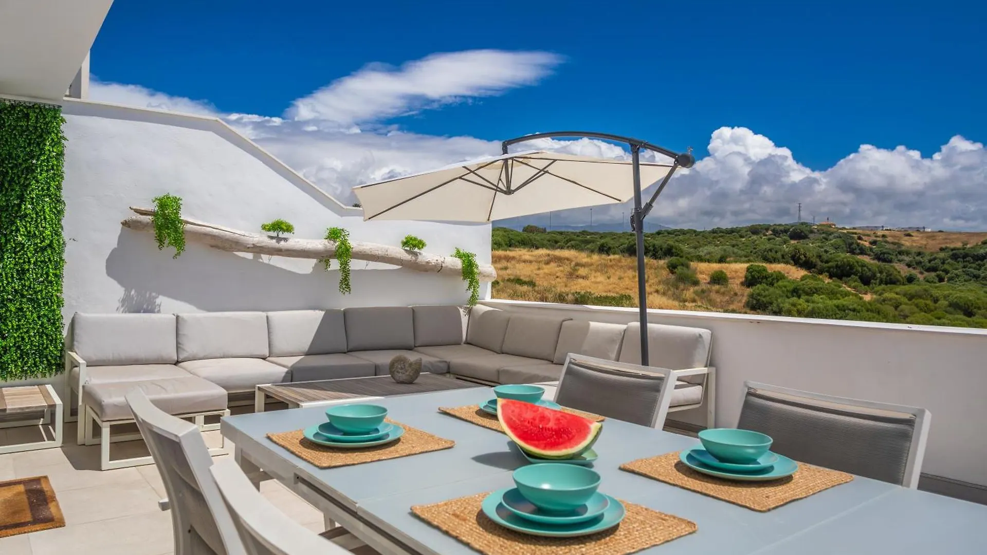 Apartment Terrace, Sea View, Pool, Parking Space & Fibre Tarifa