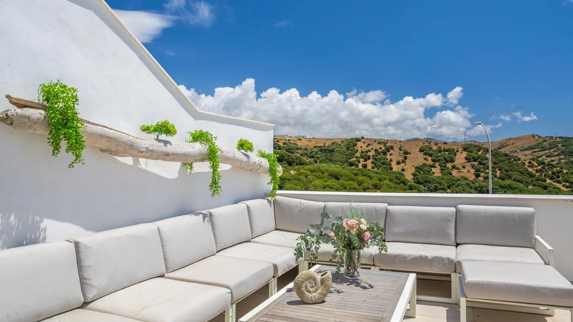 Apartment Terrace, Sea View, Pool, Parking Space & Fibre Tarifa