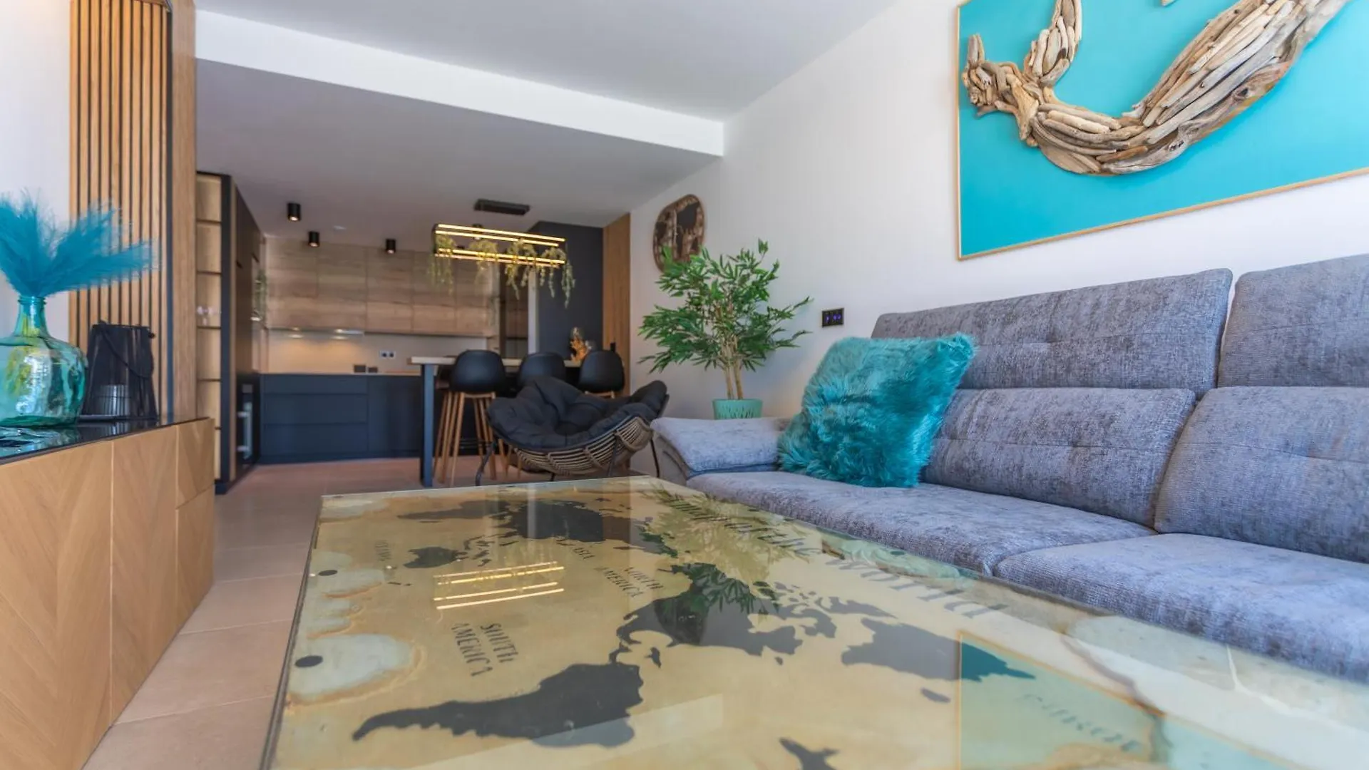 Terrace, Sea View, Pool, Parking Space & Fibre Tarifa 0*,