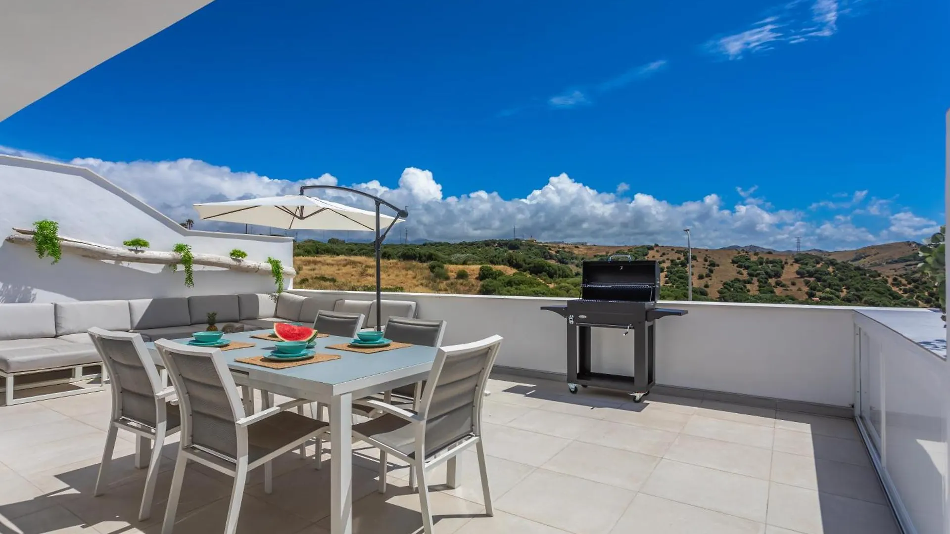 Terrace, Sea View, Pool, Parking Space & Fibre Tarifa