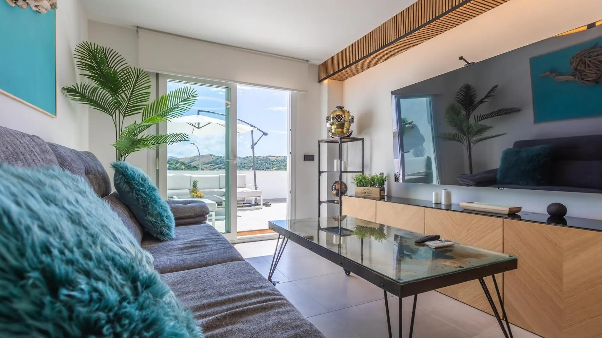 Terrace, Sea View, Pool, Parking Space & Fibre Tarifa