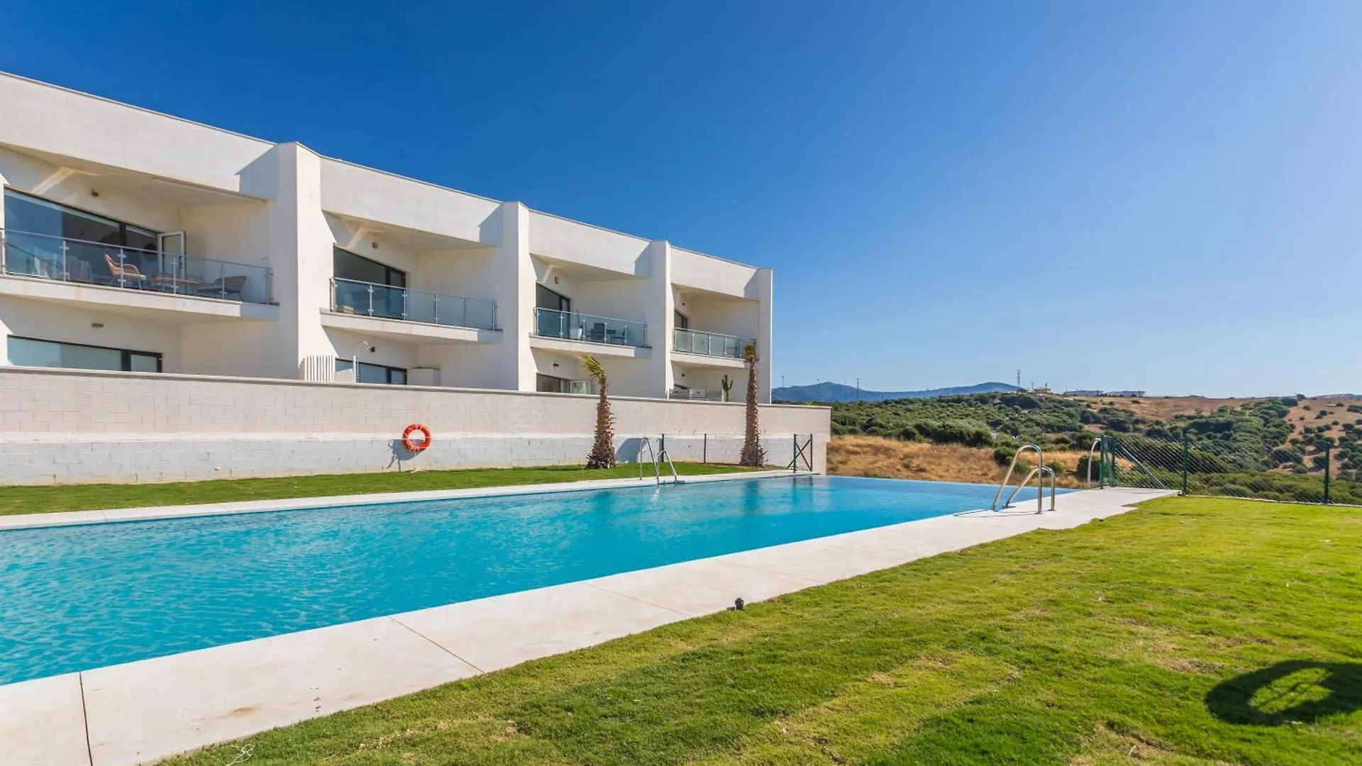 Terrace, Sea View, Pool, Parking Space & Fibre Tarifa