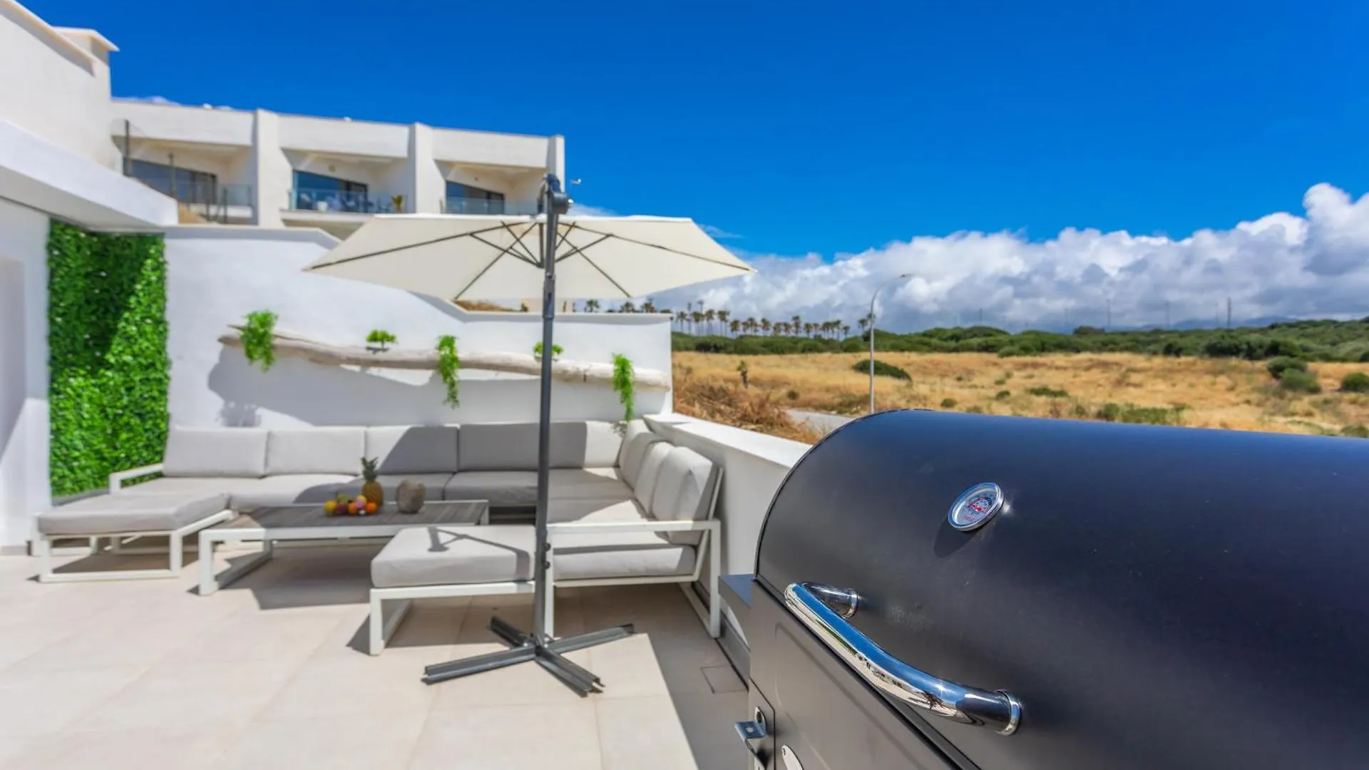 Apartment Terrace, Sea View, Pool, Parking Space & Fibre Tarifa