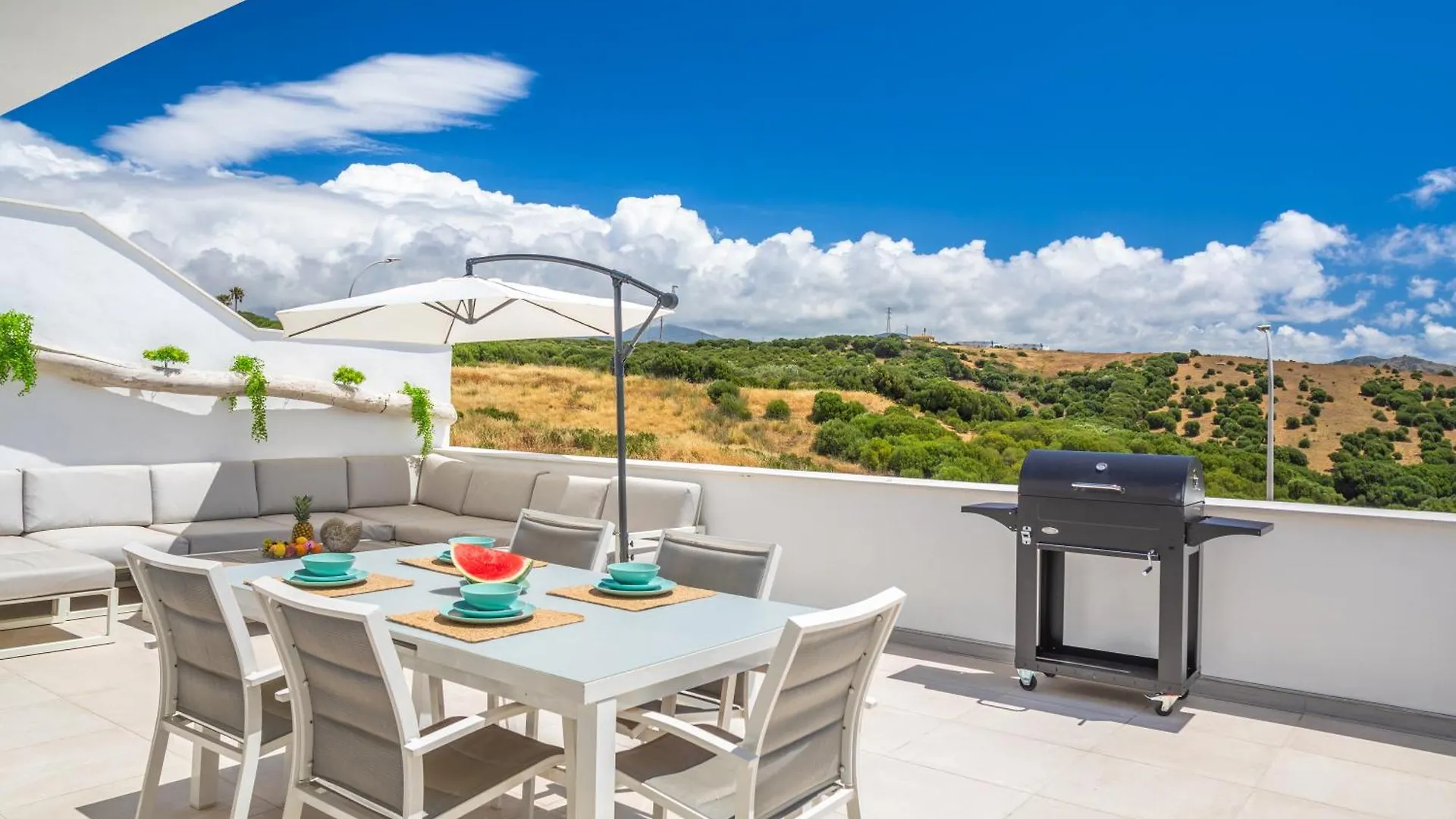 Apartment Terrace, Sea View, Pool, Parking Space & Fibre Tarifa