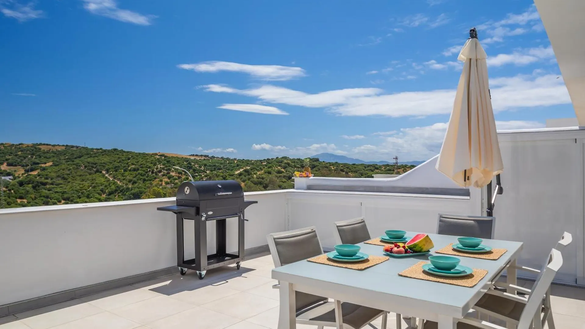 Terrace, Sea View, Pool, Parking Space & Fibre Tarifa Apartment