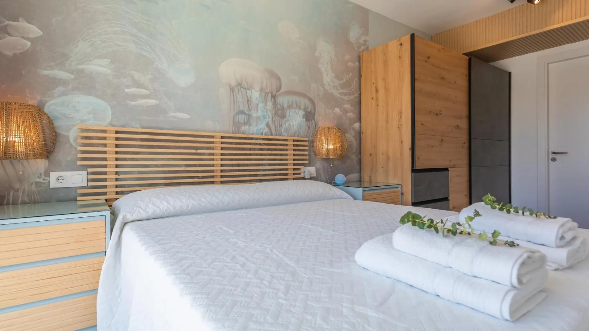 Terrace, Sea View, Pool, Parking Space & Fibre Tarifa Apartment
