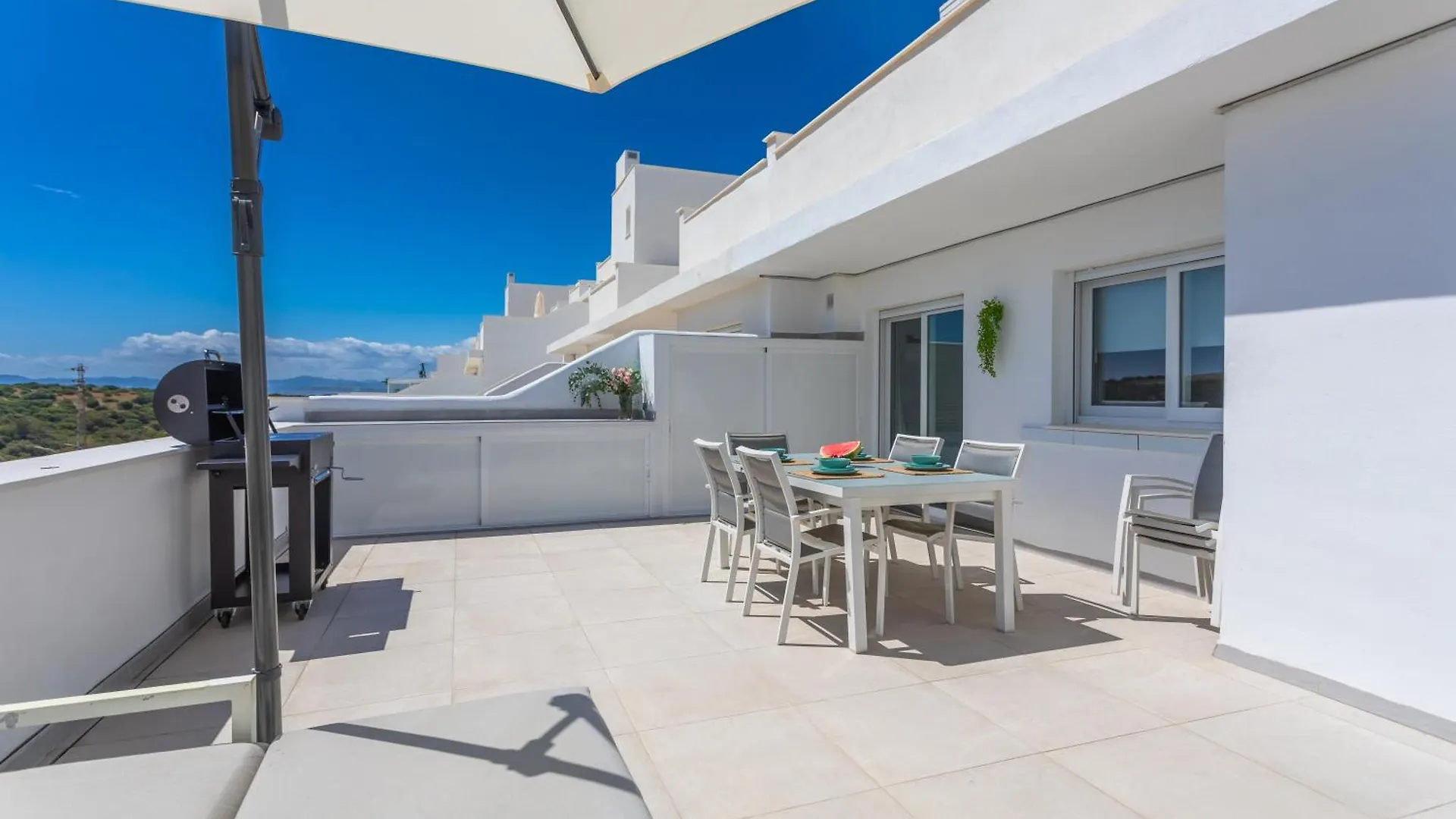Terrace, Sea View, Pool, Parking Space & Fibre Tarifa